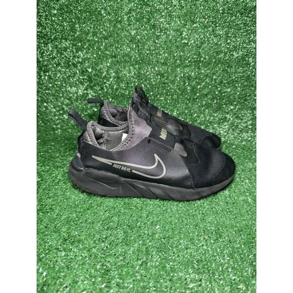 Nike Flex Runner 2 Slip On Big Kid Youth Size 5.5Y Black Running Shoe DJ6038-001 - Picture 1 of 9
